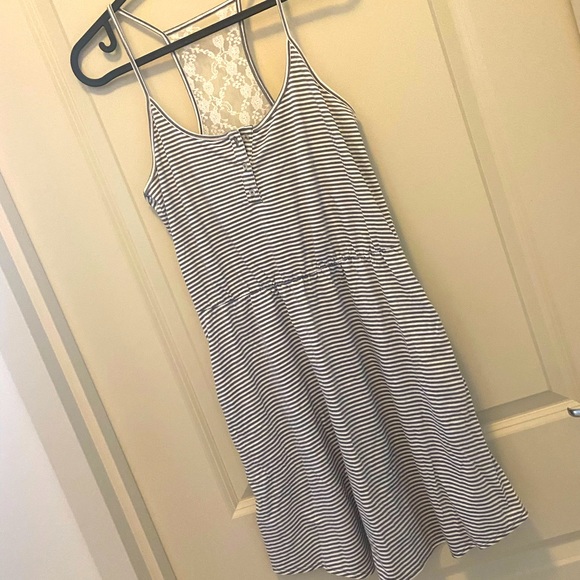 ✨4/$20✨- Striped summer seaside dresses (2pcs!) - Picture 3 of 10